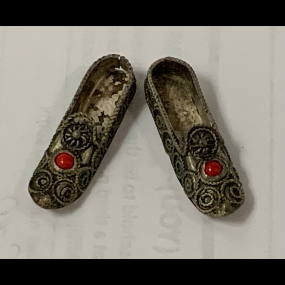 900 silver filigree miniature shoes & red coral